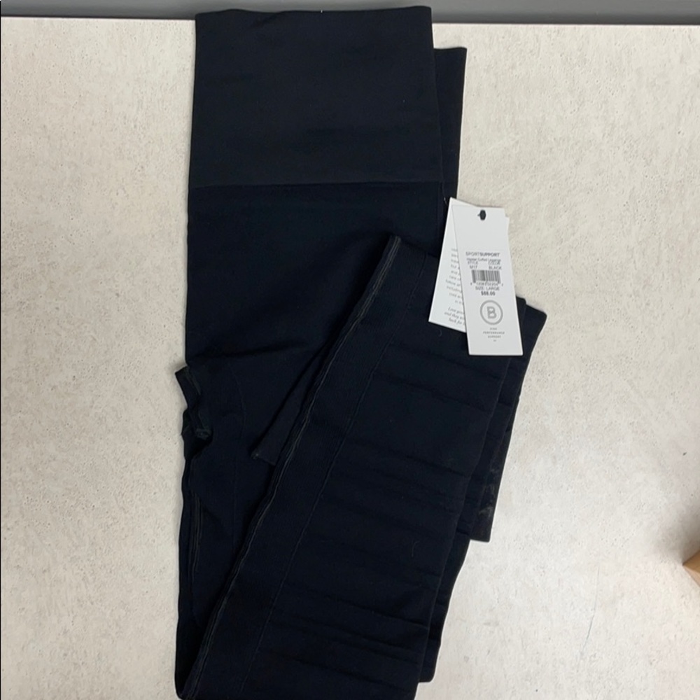 Blanqi cuffed leggings support high performance